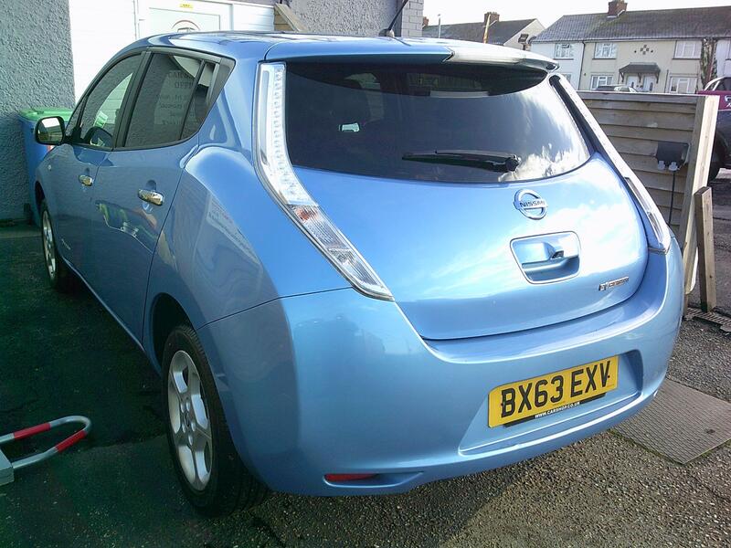 NISSAN LEAF